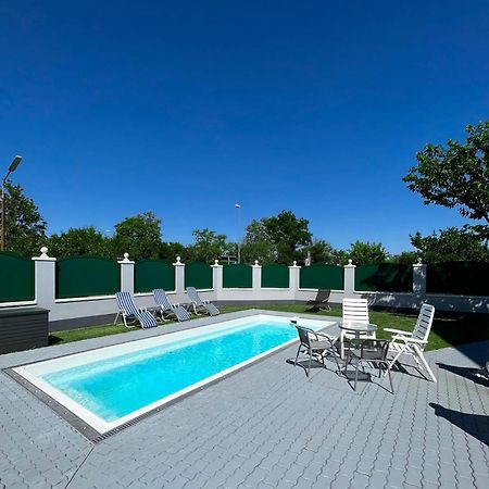 Atemberaubendes Apartment + Pool ウィーン エクステリア 写真